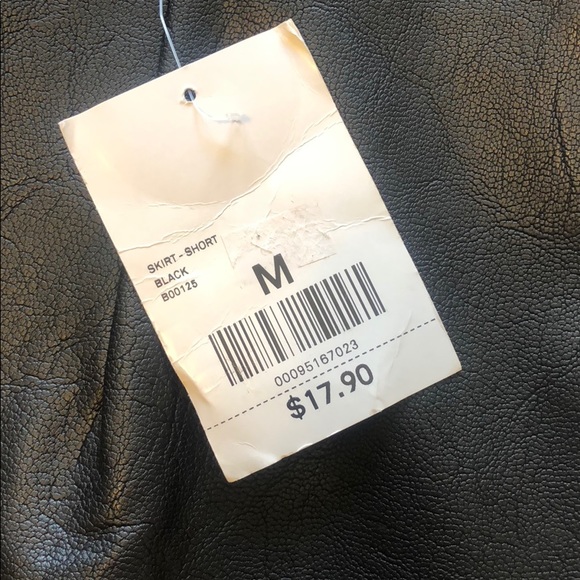 NWT Black leather skirt size Medium - Picture 4 of 4